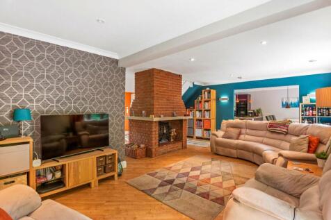 Valley Lane, Meopham, Gravesend... 3 bed detached house for sale