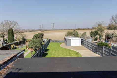 Fairview Road, Istead Rise... 3 bed semi