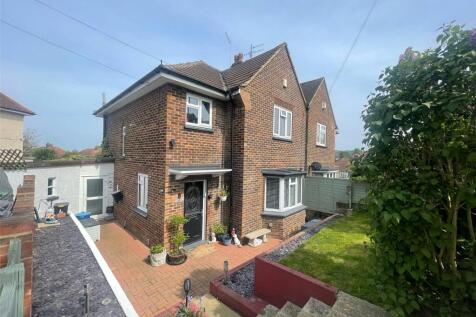 Taunton Vale, Gravesend, Kent, DA12 3 bed semi