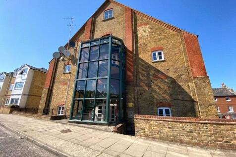 Clifton Road, Gravesend, Kent, DA11 1 bed flat for sale
