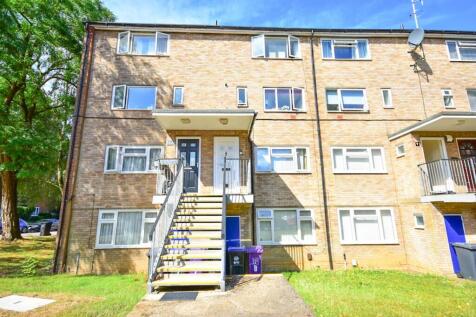 2 bedroom maisonette for sale