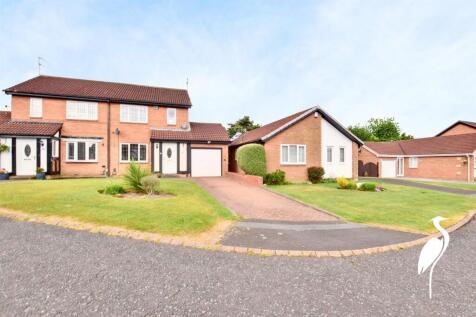 Bordeaux Close, Northfield Green... 3 bed semi