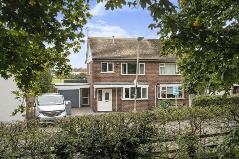 3 bedroom semi-detached house for sale