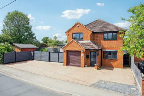 5 bedroom detached house for sale