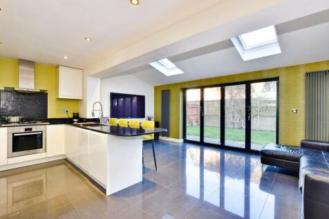 Blunden Drive, Langley SL3 3 bed detached house for sale