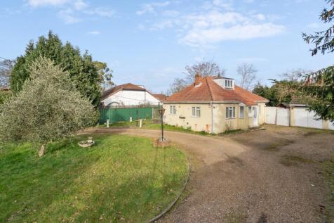 Bangors Road North, Iver Heath SL0 3 bed detached bungalow for sale