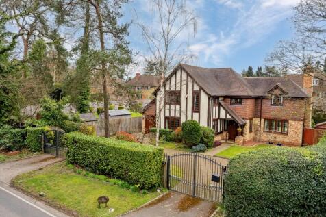 Pinewood Road, Iver SL0 4 bed detached house for sale
