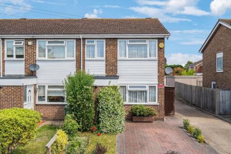 Sutton Lane, Langley SL3 3 bed end of terrace house for sale