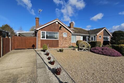2 bedroom semi-detached bungalow for sale