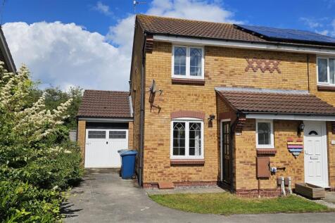2 bedroom semi-detached house for sale