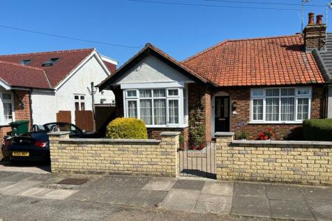 2 bedroom semi-detached bungalow for sale