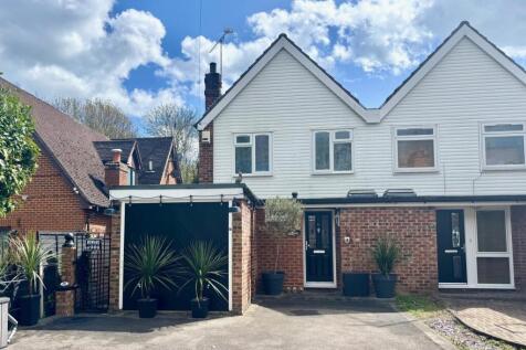 4 bedroom semi-detached house for sale