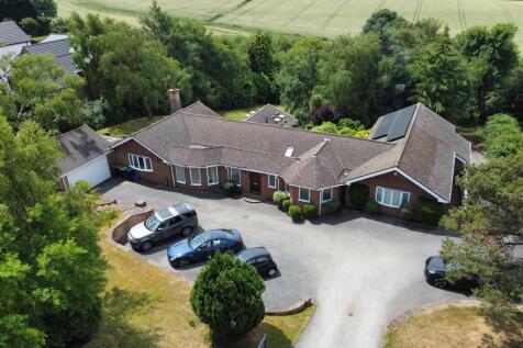 Coxmoor Road, Sutton in Ashfield... 4 bed detached bungalow for sale