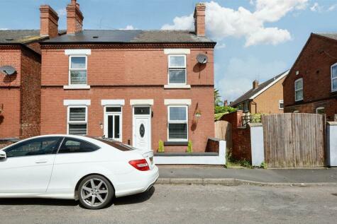 2 bedroom semi-detached house for sale