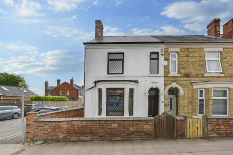 4 bedroom semi-detached house for sale