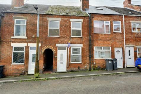 4 bedroom terraced house for sale