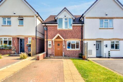 3 bedroom town house for sale