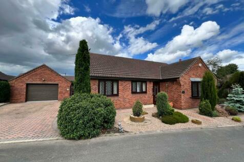 2 bedroom detached bungalow for sale