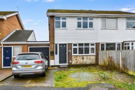 3 bedroom semi-detached house for sale