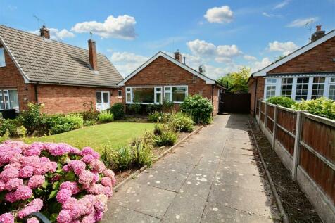 2 bedroom detached bungalow for sale