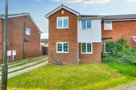 Hoselett Field Road, Long Eaton 3 bed semi