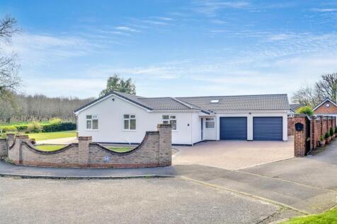 3 bedroom detached bungalow for sale