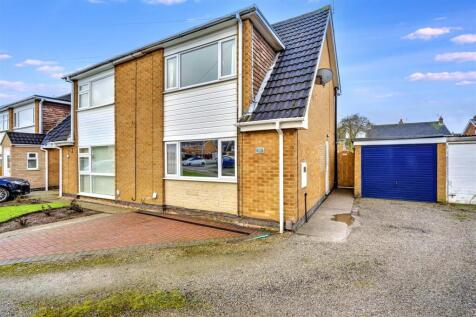 3 bedroom semi-detached house for sale