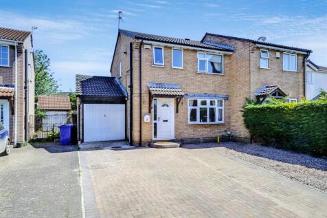 3 bedroom semi-detached house for sale
