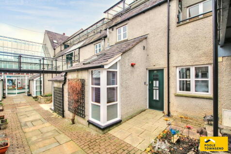 2 bedroom ground floor flat for sale