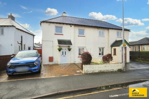 2 bedroom semi-detached house for sale