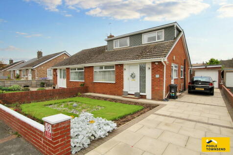 3 bedroom semi-detached bungalow for sale