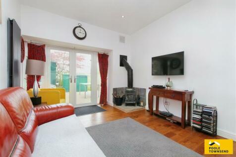 2 bedroom detached house for sale