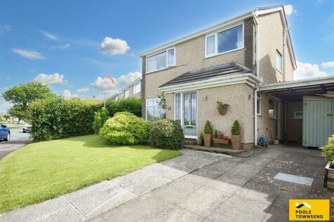 4 bedroom link detached house for sale