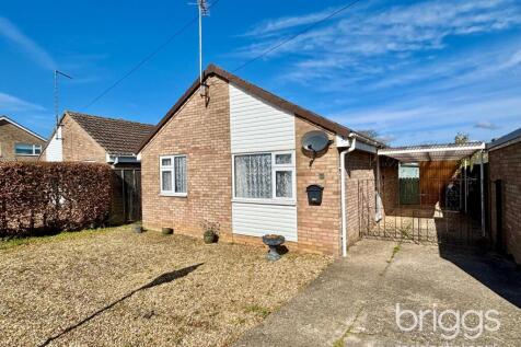 2 bedroom detached bungalow for sale