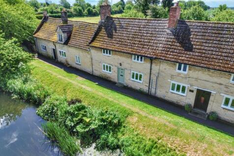 3 bedroom cottage for sale