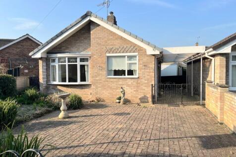 2 bedroom detached bungalow for sale