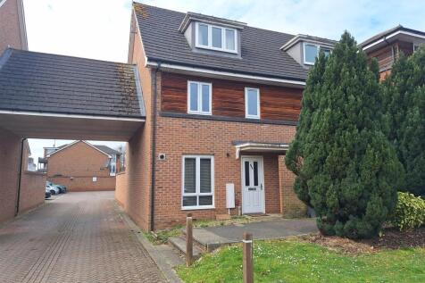138 Meadow WayCavershamReadingBerkshire 3 bed townhouse for sale