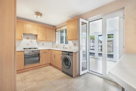 The Willows, Caversham, Reading 2 bed terraced house for sale