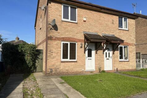 2 bedroom semi-detached house for sale