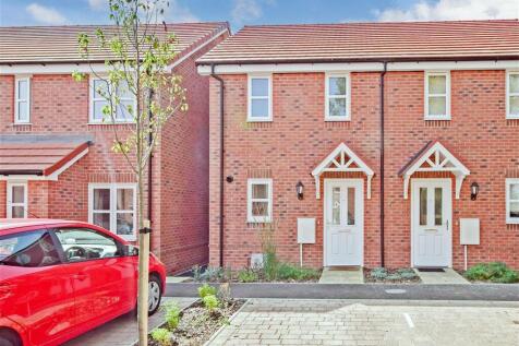 Hinchliff Drive, Littlehampton, West... 2 bed semi