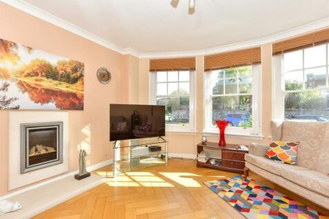 3 bedroom ground floor flat for sale