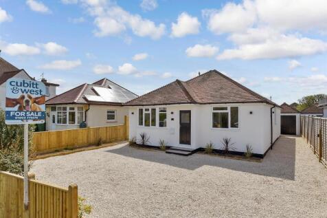3 bedroom detached bungalow for sale