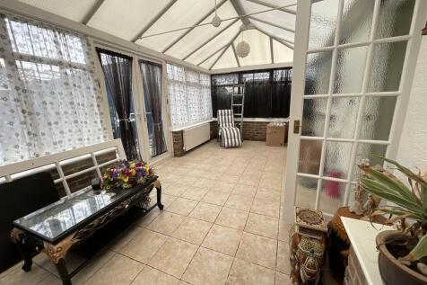 1 bedroom semi-detached bungalow for sale