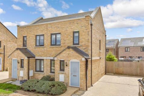 2 bedroom semi-detached house for sale