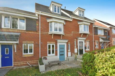 3 bedroom terraced house for sale