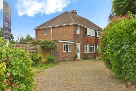 3 bedroom semi-detached house for sale