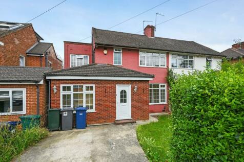 4 bedroom semi-detached house for sale