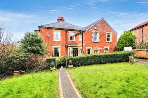 4 bedroom semi-detached house for sale