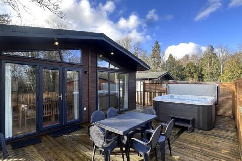4 bedroom lodge for sale