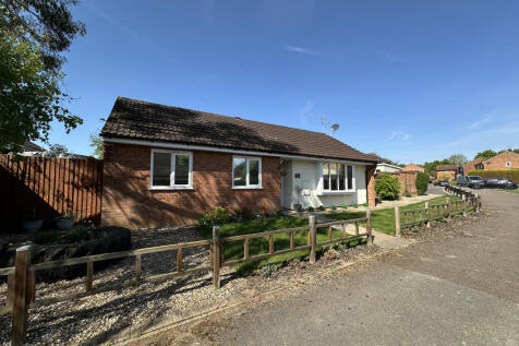 3 bedroom detached bungalow for sale